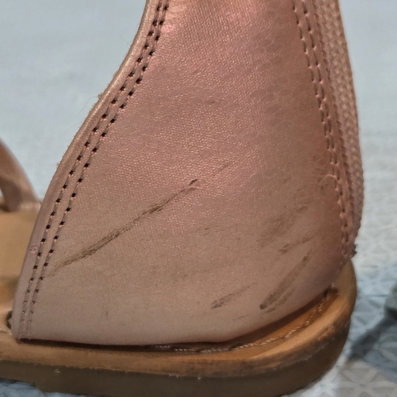 Girls Little Kid Strappy Flat Sandals - Tan and Iridescent Size 3 - Picture 3 of 9